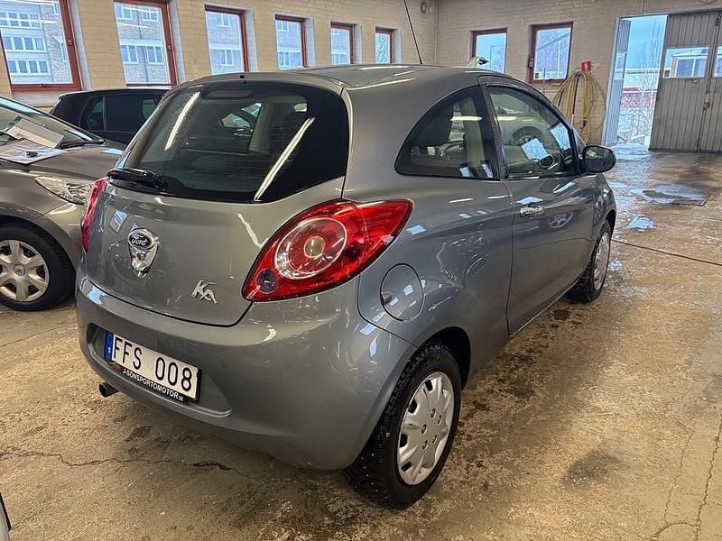 Begagnad Ford Ka Titanium 69 HK (50 kW) 2010 Gråmetallick Halvkombi