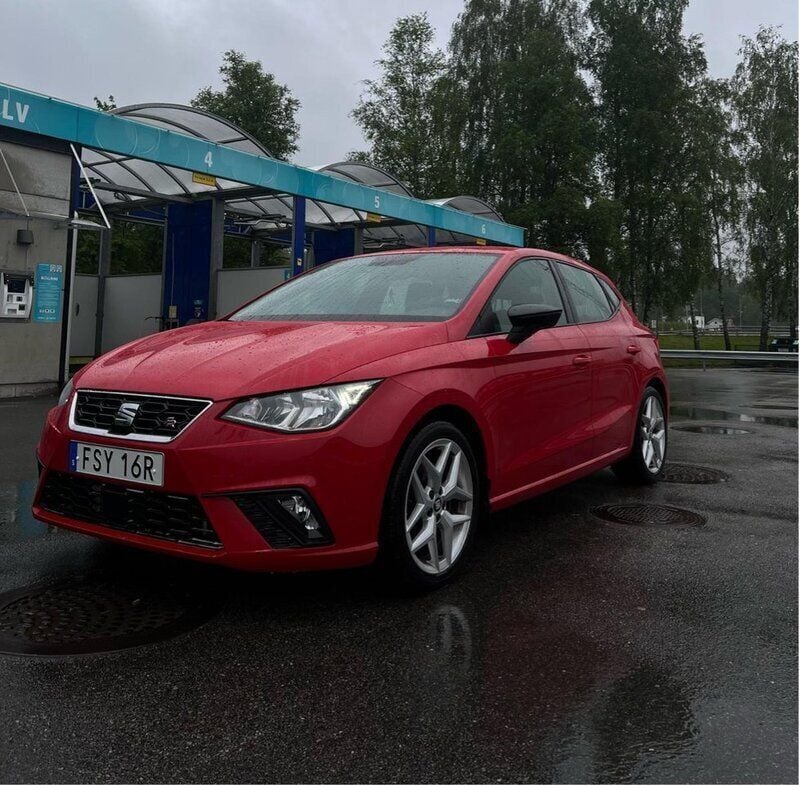 Röd Begagnad 2020 Seat Ibiza FR Halvkombi | 123 000 kr (Bra pris) - Bild 1/4