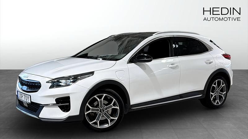 Vit (white) Begagnad 2022 Kia XCeed Advance SUV | 269 900 kr (Lite dyr) - Bild 1/4