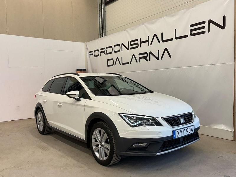 Vit Begagnad 2017 Seat Leon X-Perience SE Kombi | 129 900 kr (Marknadspris) - Bild 1/4