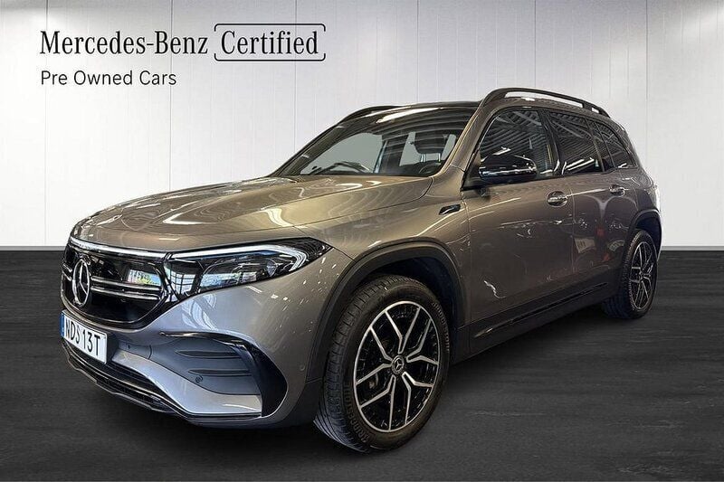 Mörkgrå Begagnad 2021 Mercedes EQB300 AMG SUV | 399 000 kr (Lite dyr) - Bild 1/4