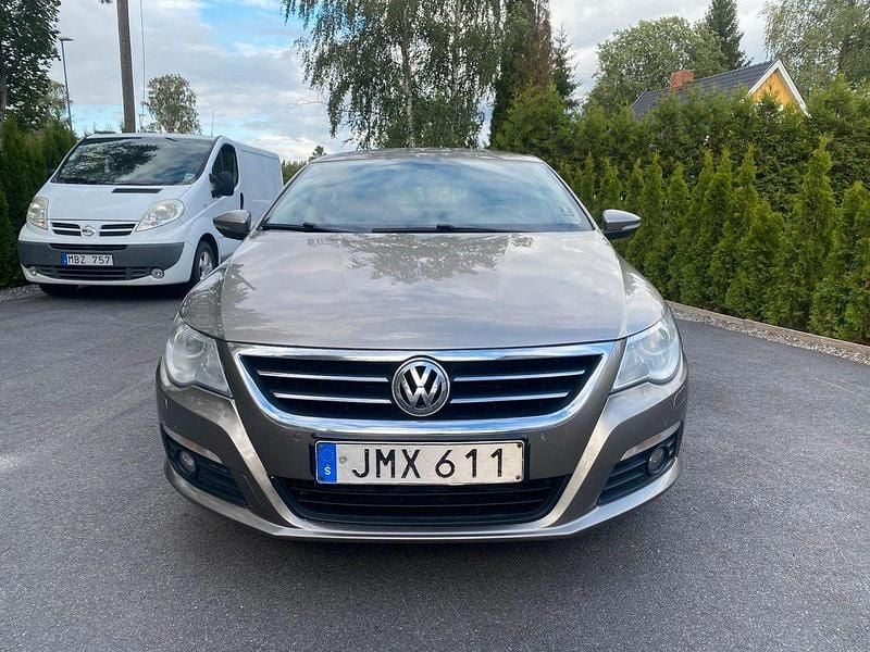 Ljusbrun Begagnad 2008 VW CC Sedan | 39 500 kr (Lite dyr) - Bild 1/4