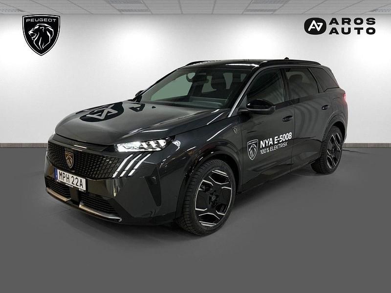 Grå Begagnad 2024 Peugeot e-5008 GT SUV | 509 900 kr (Marknadspris) - Bild 1/4