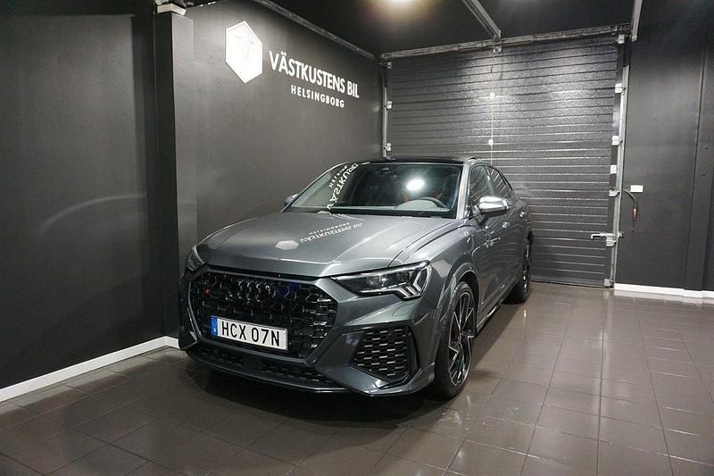 Grå Begagnad 2020 Audi RS Q3 Sportback SUV | 569 900 kr - Bild 1/4