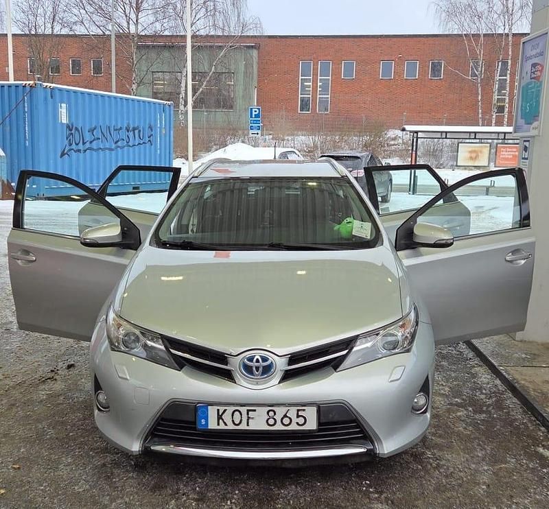 Begagnad 2014 Toyota Auris Touring Sports Kombi | 135 000 kr (Marknadspris) - Bild 1/4