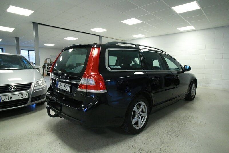Begagnad Volvo V70 Momentum 164 HK (120 kW) 2013 Svart Kombi
