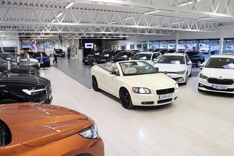 Begagnad Volvo C70 Performance 230 HK (169 kW) 2009 Ljusgul (gul) Cab