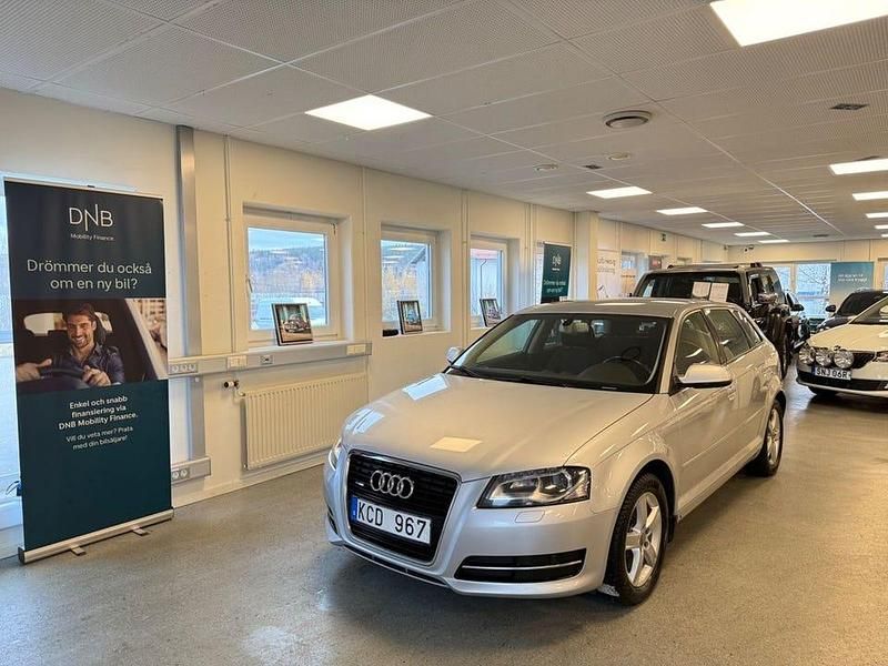Silver Begagnad 2013 Audi A3 Attraction SUV | 79 900 kr (Superpris) - Bild 1/4