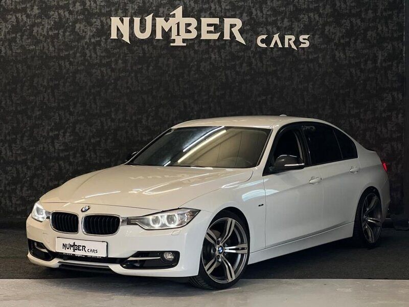 Vit Begagnad 2012 BMW 320 M Performance Sedan | 149 900 kr (Dyr) - Bild 1/4
