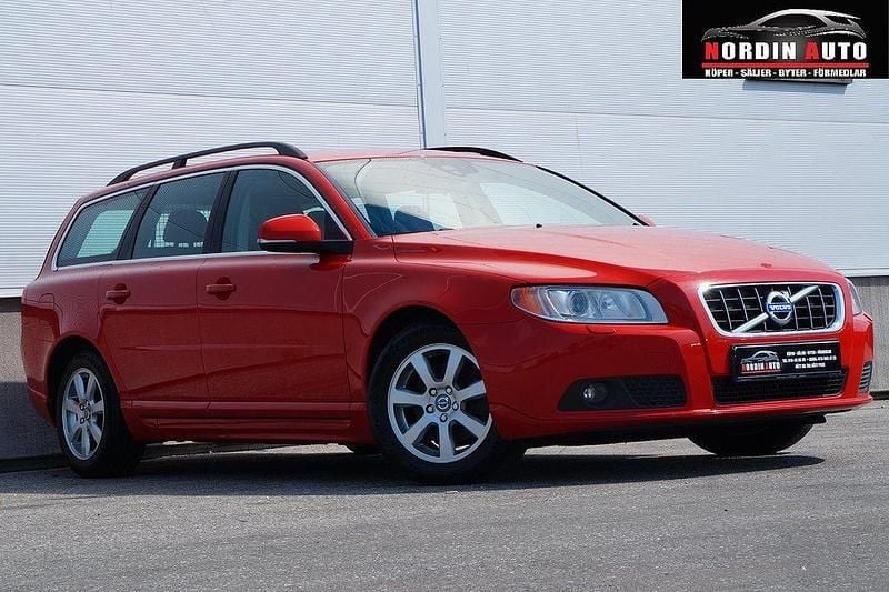 Röd Begagnad 2011 Volvo V70 Momentum Kombi | 94 900 kr (Marknadspris) - Bild 1/4