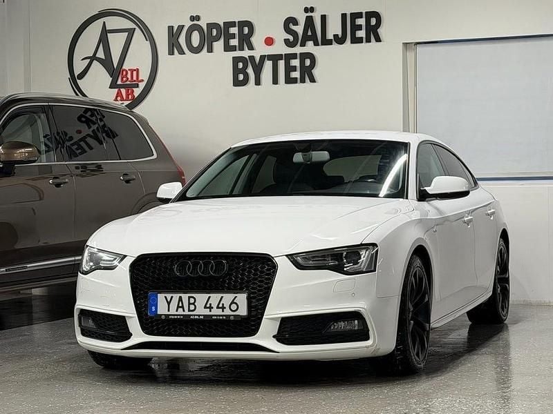 Vit Begagnad 2015 Audi A5 Sportback S-Line Halvkombi | 149 900 kr (Marknadspris) - Bild 1/4