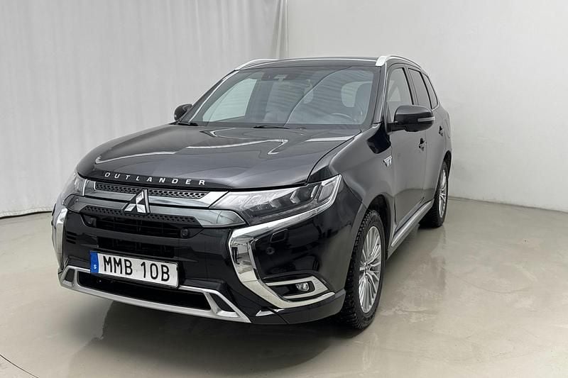 Svart Begagnad 2019 Mitsubishi Outlander SUV | 179 000 kr (Marknadspris) - Bild 1/4