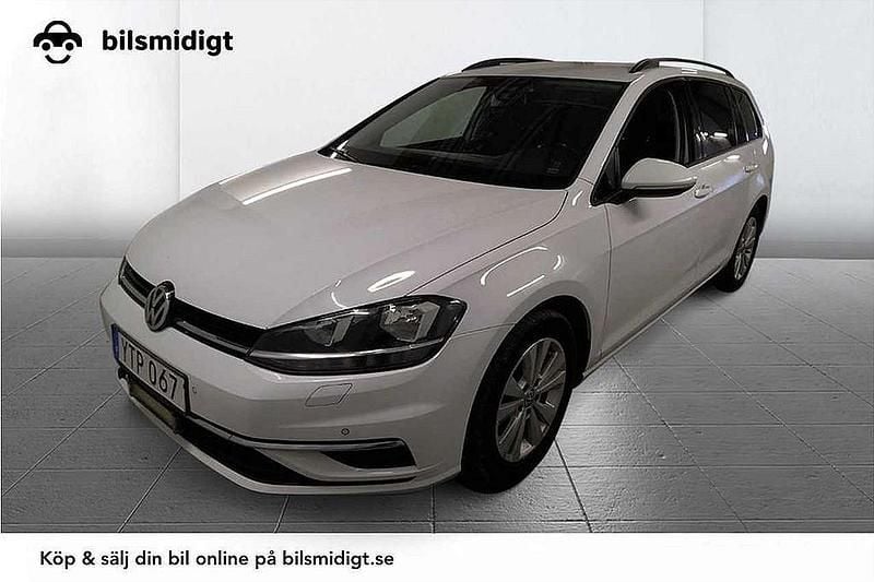 Vit Begagnad 2018 VW Golf VII Kombi | 139 800 kr (Marknadspris) - Bild 1/3
