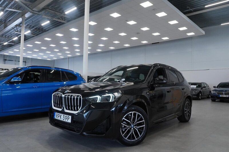 Svart Begagnad 2024 BMW X1 M Sport SUV | 579 900 kr (Dyr) - Bild 1/4