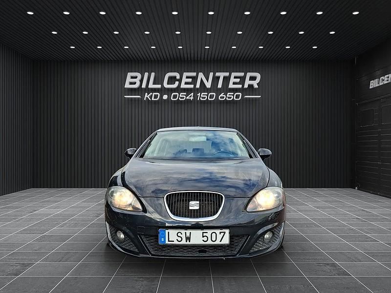 Begagnad Seat Leon Style 105 HK (77 kW) 2010 Svart Halvkombi