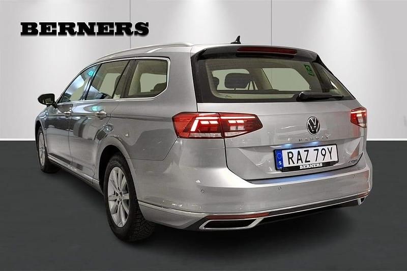 Begagnad VW Passat 203 HK (149 kW) 2024 Silver