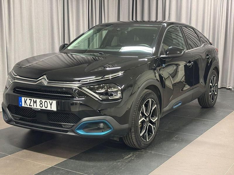 Svart Begagnad 2023 Citroën e-C4 Shine Halvkombi | 214 800 kr (Bra pris) - Bild 1/4