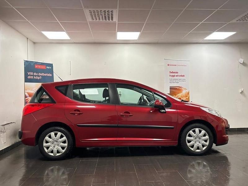 Begagnad Peugeot 207 92 HK (67 kW) 2010 Röd Kombi
