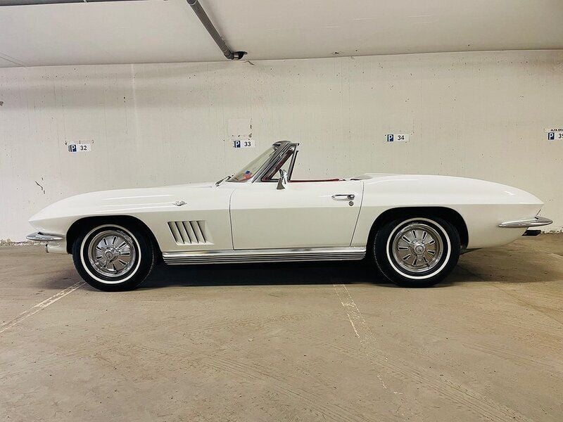 Begagnad Chevrolet Corvette C2 250 HK (183 kW) 1964 Vit Cab