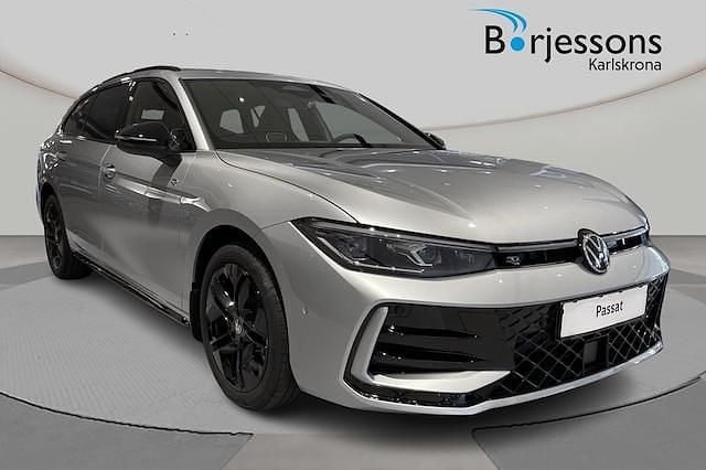 Ny 2025 VW Passat R-line | 565 100 kr (Dyr) - Bild 1/4