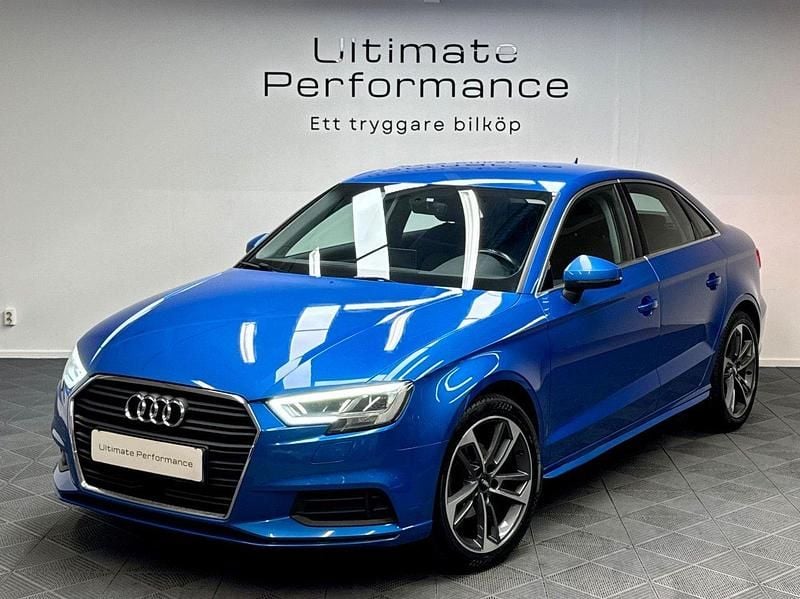 Blå Begagnad 2018 Audi A3 Sedan | 199 000 kr (Marknadspris) - Bild 1/4