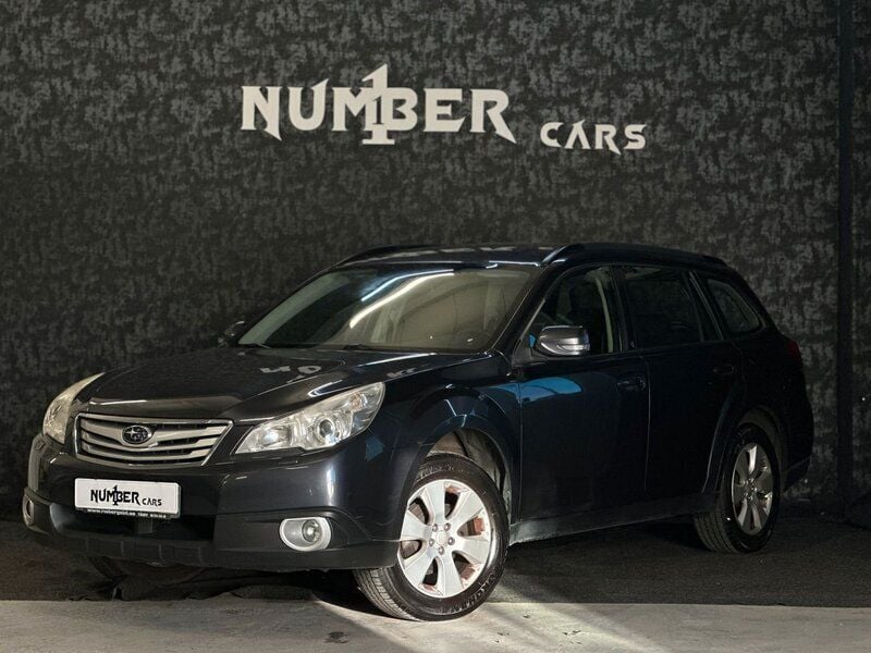 Mörkgrå Begagnad 2010 Subaru Outback SUV | 69 900 kr (Marknadspris) - Bild 1/4