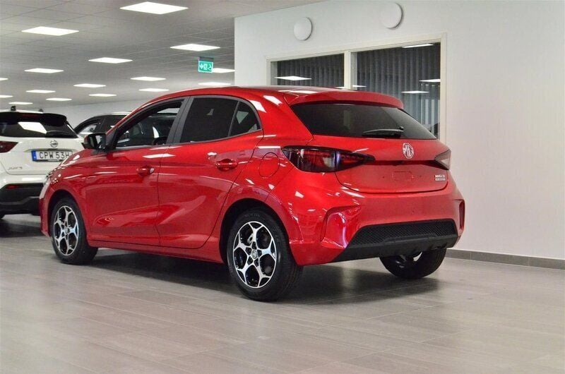 Begagnad MG MG3 102 HK (75 kW) 2024 Röd/orange Halvkombi