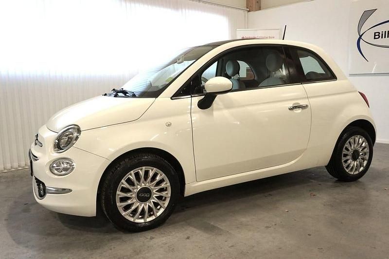Vit Begagnad 2017 Fiat 500 Lounge Halvkombi | 105 000 kr (Lite dyr) - Bild 1/4
