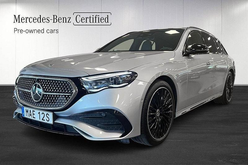 Silver Begagnad 2023 Mercedes E300 AMG Kombi | 699 000 kr (Dyr) - Bild 1/4