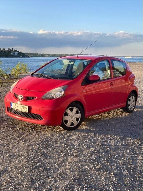 Röd Begagnad 2007 Toyota Aygo Halvkombi | 38 000 kr (Marknadspris) - Bild 1/4