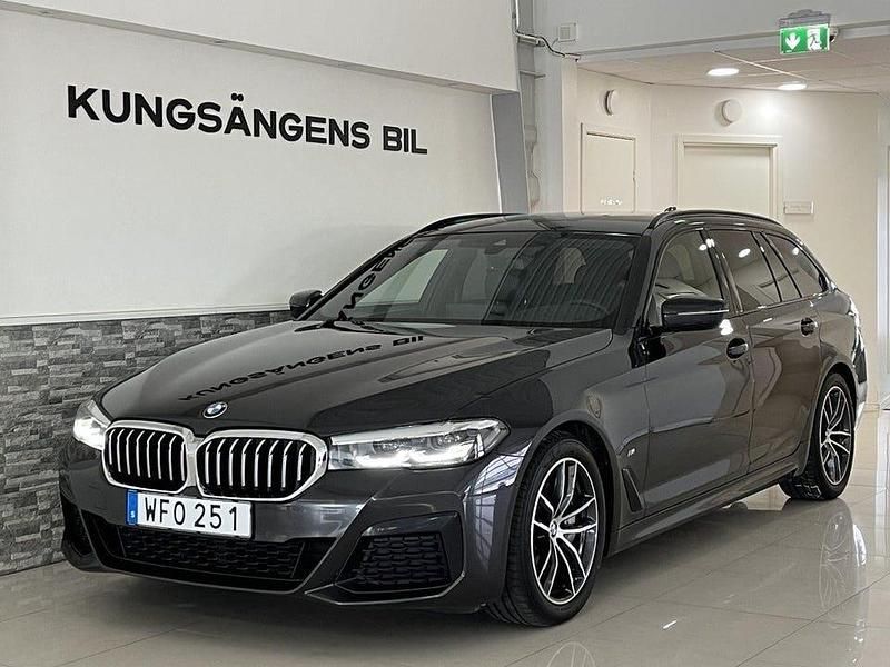 Begagnad BMW 530 M Sport 286 HK (210 kW) 2023 Grå Kombi