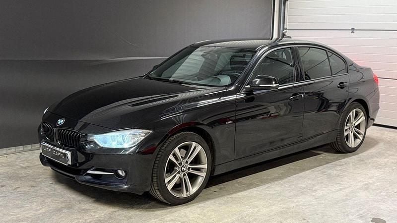 Svart Begagnad 2012 BMW 328 Sport Line Sedan | 105 000 kr (Bra pris) - Bild 1/4