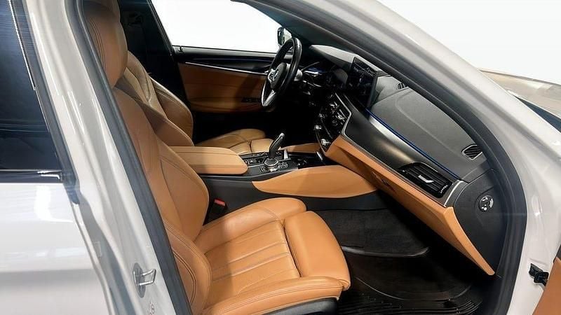 Begagnad BMW 530 M Sport 292 HK (214 kW) 2023 Vit Kombi