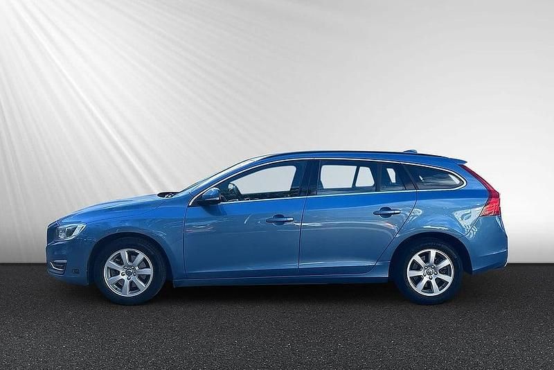 Blå Begagnad 2013 Volvo V60 Business Edition Kombi | 149 900 kr (Marknadspris) - Bild 1/3