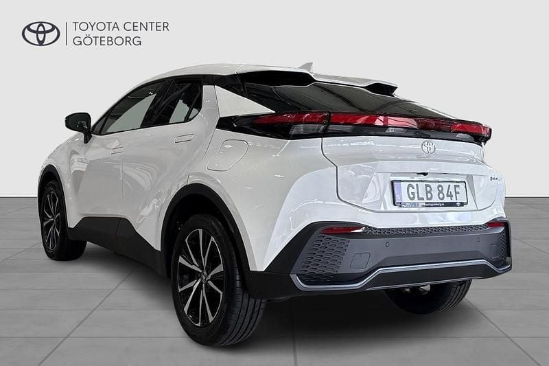Begagnad Toyota C-HR Style 226 HK (166 kW) 2024 Vit SUV