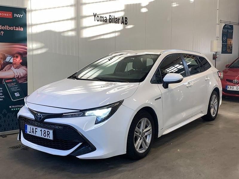 Vit Begagnad 2021 Toyota Corolla Kombi | 119 900 kr - Bild 1/4