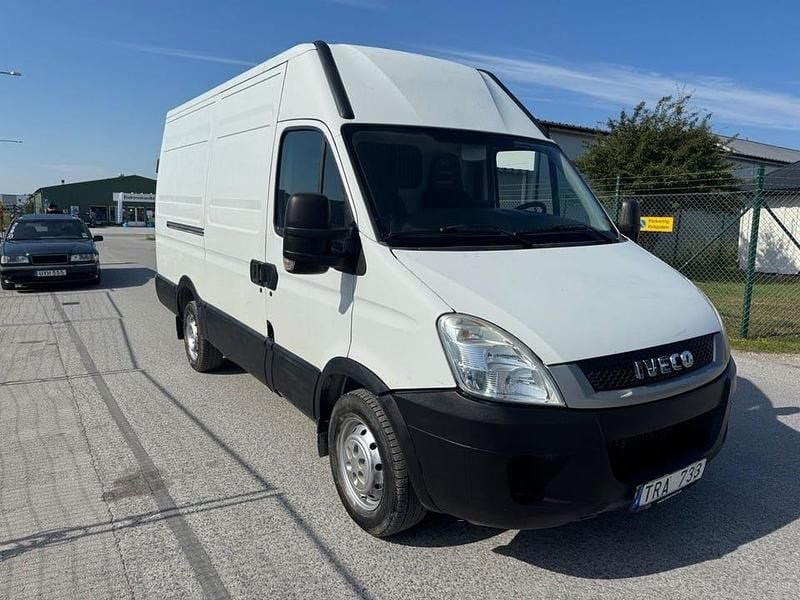 Vit Begagnad 2011 Iveco Daily Van | 159 000 kr (Dyr) - Bild 1/4