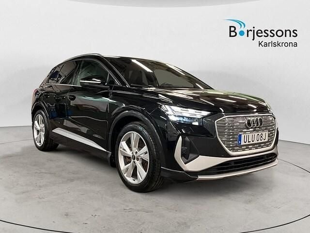 Svart Begagnad 2022 Audi Q4 e-tron S-Line SUV | 389 000 kr (Marknadspris) - Bild 1/4