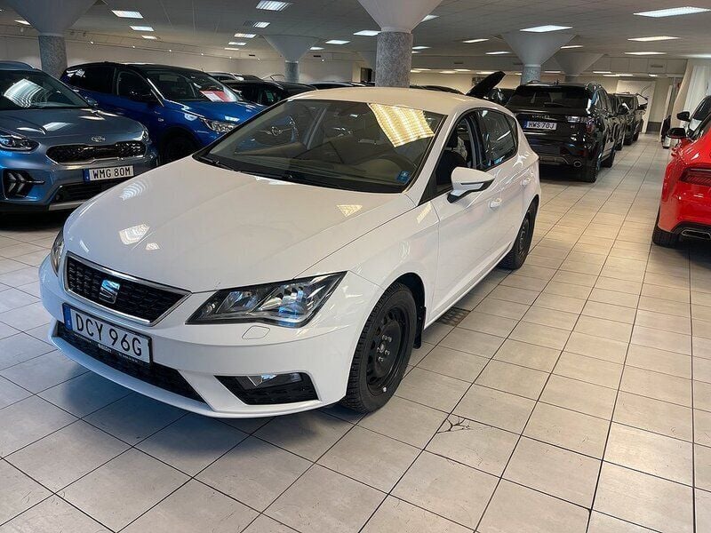 Vit Begagnad 2020 Seat Leon Style Halvkombi | 145 900 kr (Bra pris) - Bild 1/4