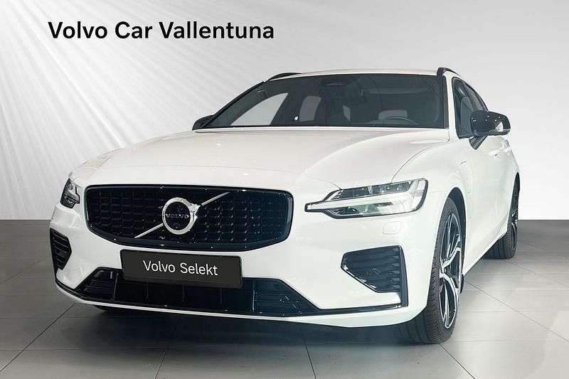 Vit Begagnad 2024 Volvo V60 Ultra Kombi | 529 900 kr - Bild 1/3
