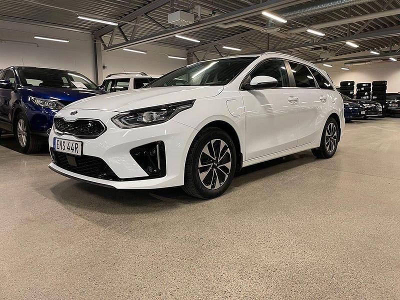 Vit Begagnad 2021 Kia Ceed Sportswagon Kombi | 229 900 kr (Marknadspris) - Bild 1/4