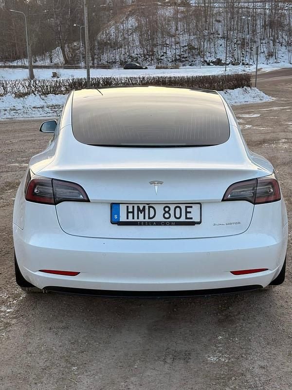 Begagnad Tesla Model 3 Long Range AWD 323 kW (440 HK) 2020 Pearl white Sedan
