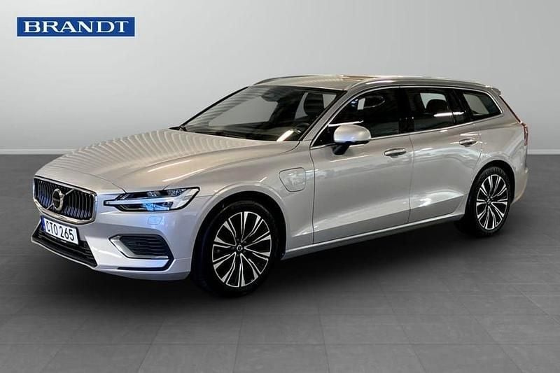 Silver Begagnad 2023 Volvo V60 Core Kombi | 369 900 kr (Marknadspris) - Bild 1/3