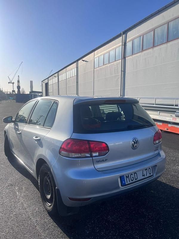 Begagnad VW Golf VII 105 HK (77 kW) 2012 Silver