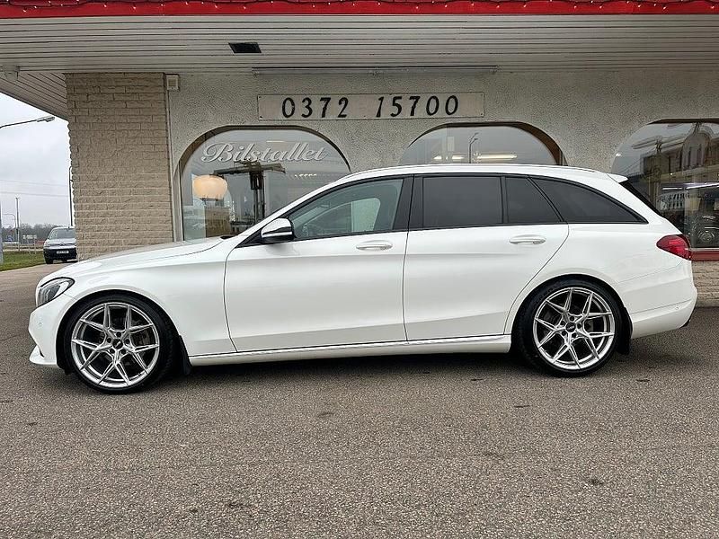 Begagnad Mercedes C220 Avantgarde 170 HK (125 kW) 2015 Vit Kombi
