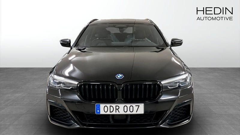 Begagnad BMW 530 M Sport 184 HK (135 kW) 2023 Svart Kombi