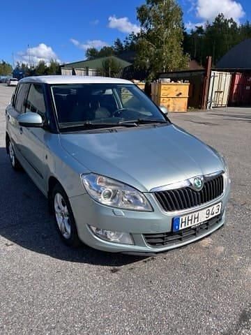 Grön Begagnad 2012 Skoda Fabia Elegance Halvkombi | 44 000 kr (Marknadspris) - Bild 1/4