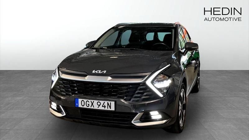 Grå (grey) Begagnad 2022 Kia Sportage SUV | 369 900 kr (Marknadspris) - Bild 1/4