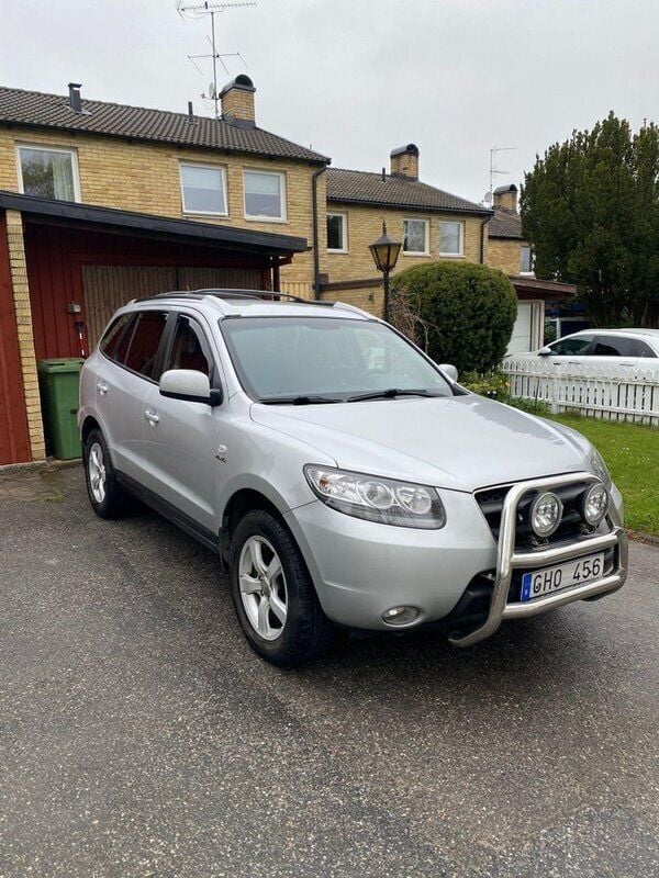 Silver Begagnad 2008 Hyundai Santa Fe SUV | 60 000 kr (Dyr) - Bild 1/4