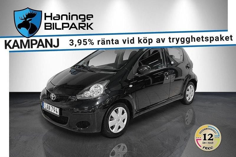 Svart Begagnad 2010 Toyota Aygo Halvkombi | 69 900 kr (Lite dyr) - Bild 1/2
